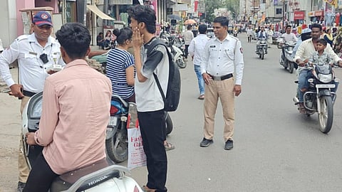 Chhatrapati Sambhajinagar Traffic Police Action On Wrong Side Driving