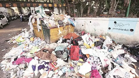 Congress leader Arvind Shinde filed a CCI complaint alleging corruption in PMC's ₹250-crore waste management tender to favor a BJP MLC's relative.