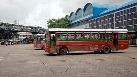 goregaon bus stand redevelopment fund demand vijay rahangdale
