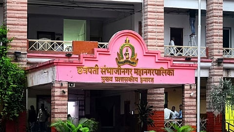 PMAY beneficiaries in Chhatrapati Sambhajinagar submitted a memorandum to the civic chief, citing bank loan rejections due to low CIBIL scores and lack of income proof.