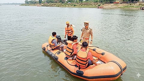 Wardha Police reviewing disaster management preparedness and flood response arrangements ahead of the monsoon season.
