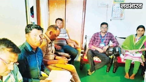 Co-operative department cracks down on illegal money lending in Pusad, Yavatmal. Blank cheques and critical financial documents seized during a 16-hour-long raid.
