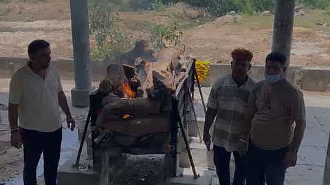 Muslim Friend Performs Hindu Last Rites