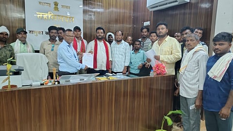 Gadchiroli: Demand to connect Sironcha villages by road; waiting for a road even after 75 years; CPI submits memorandum.