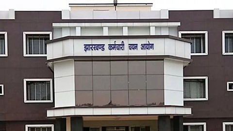 JSSC has reopened recruitment for 1,733 Jail Warder posts, and 10th-pass candidates can apply till June 19, 2026.