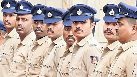 Karnataka State Police has invited applications for 1,600 Armed Police Constable posts, with the last date to apply being July 22, 2026.