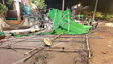 Truck runs amok at Nagpur's Akashvani Square, destroying green net structure; driver flees after collision.