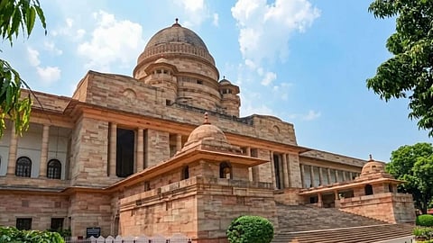 नागपुर HC का बड़ा आदेश: अपर जिलाधिकारी को लंबित मामले में अंतिम फैसला सुनाने से रोका; याचिकाकर्ता को मिली राहत