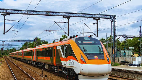 'Promotion' for thieves on the railways: Questions raised about security on the Ajni-Pune Vande Bharat Express; purse stolen from a woman's bag.