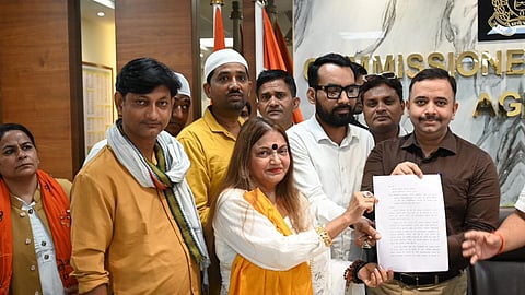 Demand for action against Nazia Ilahi in Agra; 'Sashakt Peeli Sena' submits memorandum to DCP.