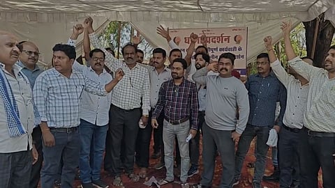 Narmadapuram SPM Employees Protest