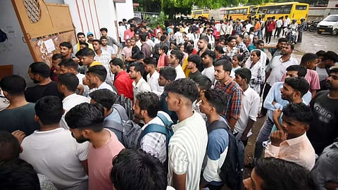 UP Rojgar Mela 2026 will offer recruitment for over 6,000 posts, allowing candidates from 10th pass to graduate level to apply.