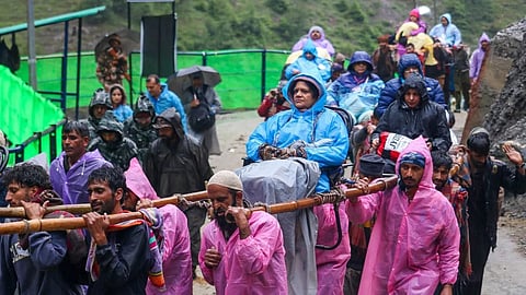 Amarnath Yatra: Yatra suspended for the third consecutive day due to heavy rains and threat of landslides