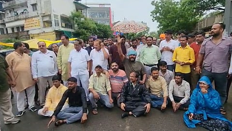 Congress and NSUI workers staged a major protest outside SN College in Khandwa, demanding the resignation of Union Education Minister Dharmendra Pradhan