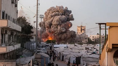 Israeli airstrike in Gaza reduces Al-Muttaqin Mosque to rubble; alleged to have been a Hamas weapons depot.
