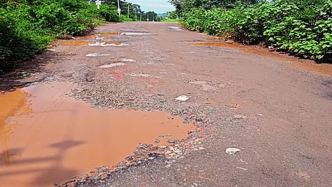 gondia rural roads damaged 150 crore repair fund