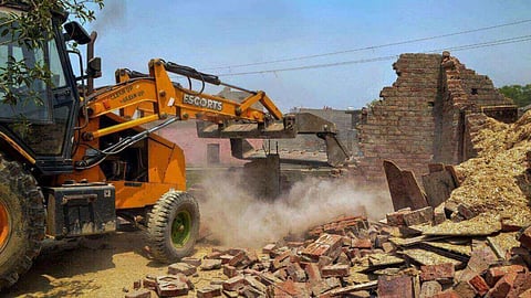 sakoli sendurwafa zilla parishad school demolition controversy