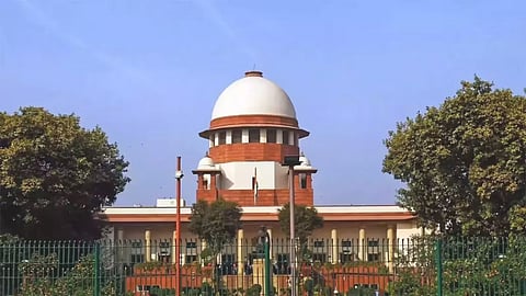 Excessive, indiscriminate lathi-charge... Lawyers outraged by police action against students; SC Bar Association demands an inquiry.