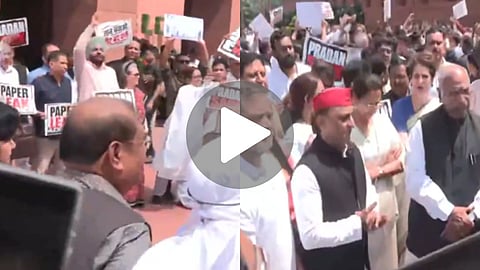 nda-india alliance protest at makar dwar