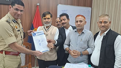 Varanasi Lawyers Demand NSA Action and NIA Probe Over Delhi Protest-Related Allegations
