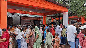 त्र्यंबकेश्वर में सावन सोमवार पर उमड़ा आस्था का सैलाब, सुबह से लंबी कतारें, दोपहर बाद कम हुई भीड़
