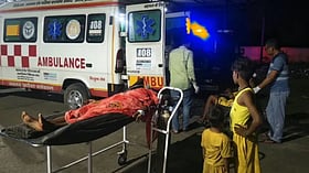 ईस्टर्न पेरिफेरल एक्सप्रेसवे पर भीषण हादसा, श्रद्धालुओं से भरी पिकअप पलटी; बच्ची समेत 4 की मौत