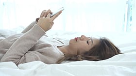 Morning Habits: सुबह उठते ही अलार्म बंद करने के बाद न करें ये 7 काम, दिनभर की सुस्ती से बचे रहेंगे