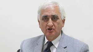 भीड़ की हिंसा की मोदी को कोई चिंता नहीं : सलमान खुर्शीद