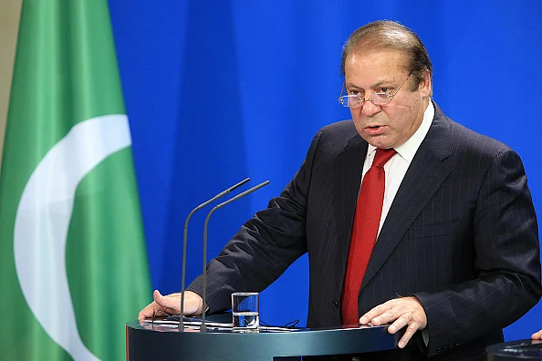 हाल-ए-पाकिस्तान
:
अपने राजनीतिक अस्तित्व के लिए जूझते नवाज शरीफ 