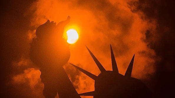 अमेरिका में 99 साल बाद दिखा पूर्ण सूर्य ग्रहण / फोटो : Getty Images