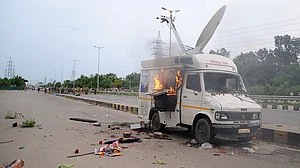 गुरु के गुंडो का गदर और मूकदर्शक बनी थी पुलिस...देखें वीडियो
