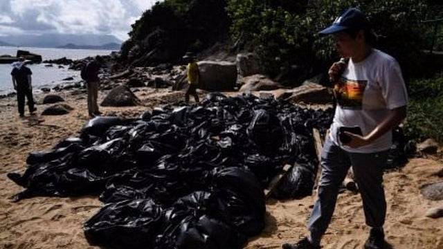 हांगकांग तट की सफाई के बाद निकलता कचरा / फोटो : Getty Images