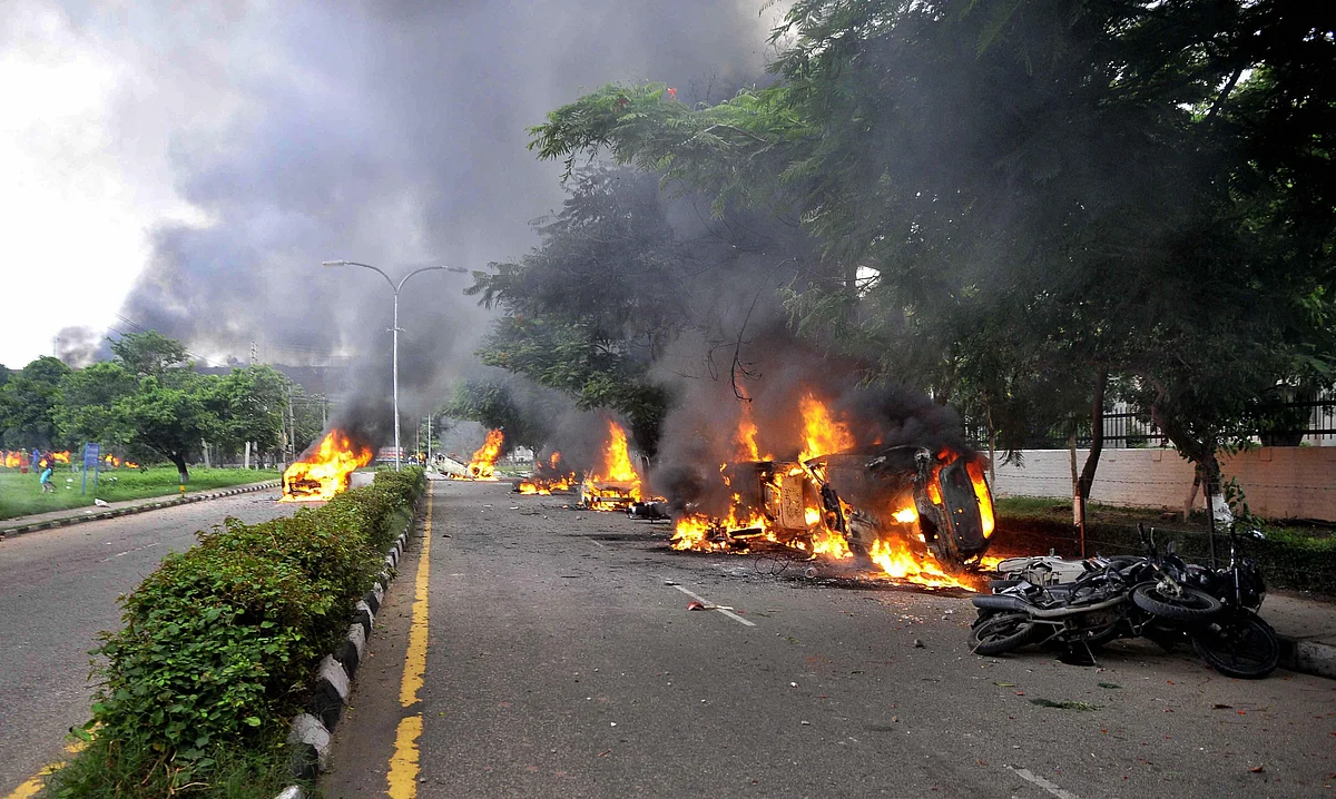 संपादकीय : लोकतंत्र विरोधी स्मृतियों और शाहों के सलाह-पत्र