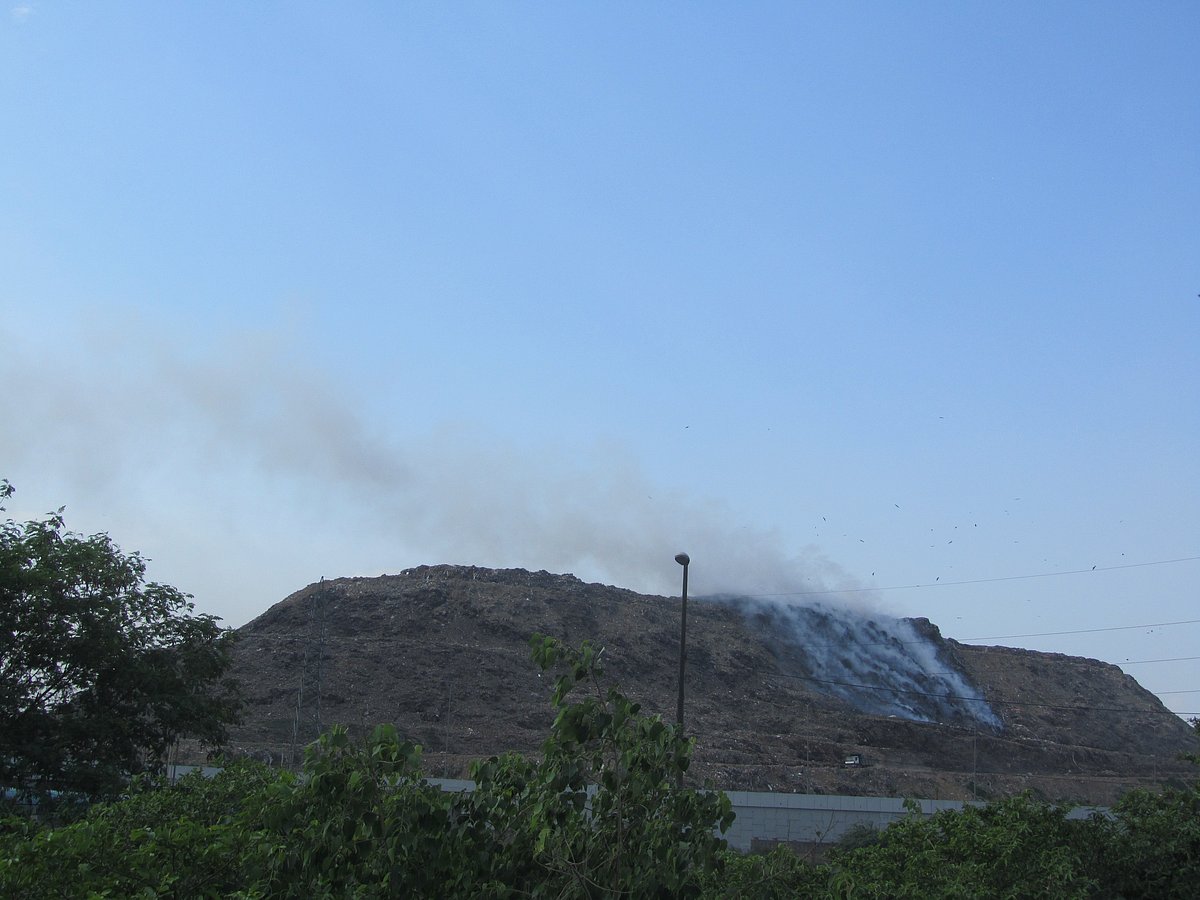 

दिल्ली में कचरे का ढेर