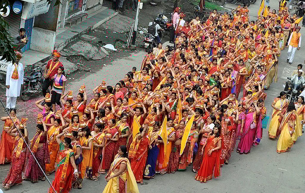 आस्था और श्रृद्धा, विरोध और सियासत : ऐसा रहा 21 सितंबर 2017