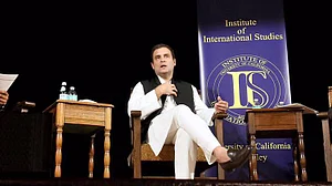 देश में नफरत और हिंसा की राजनीति का बोलबाला : राहुल गांधी