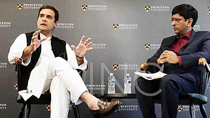 राहुल का मोदी पर निशाना : ‘पहले रोजगार दे दो, फिर देना विजन’