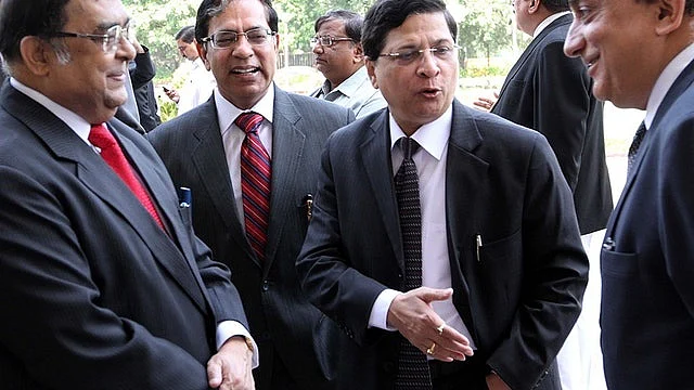 क्यों जस्टिस दीपक मिश्रा हैं परेशान फ्लैट खरीदारों के लिए उम्मीद की किरण?