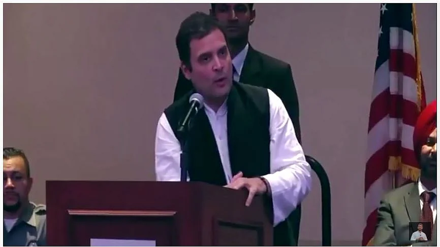 न्यूयॉर्क के टाइम्स स्क्वायर में एनआरआई से संवाद करते कांग्रेस उपाध्यक्ष राहुल गांधी