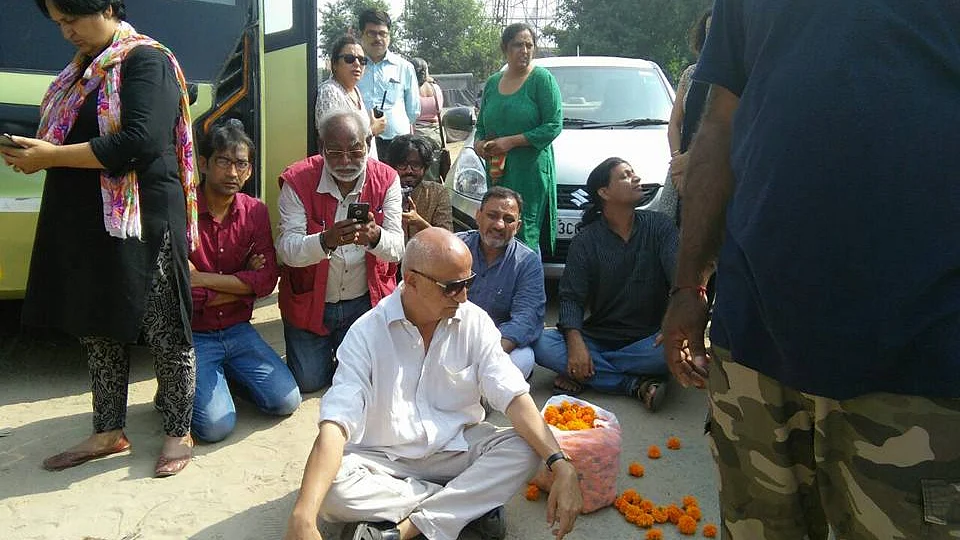 फोटो : कारवां-ए-मोहब्बत