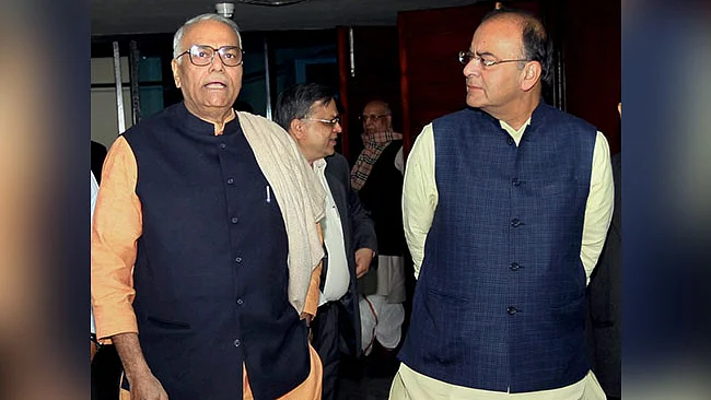 यशवंत सिन्हा और अरुण जेटली की फाइल फोटो