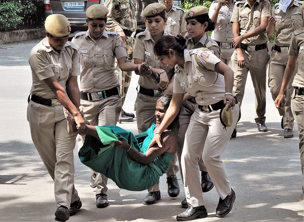 सितंबर 15, 2017 : कहां क्या कैद हुआ तस्वीरों में