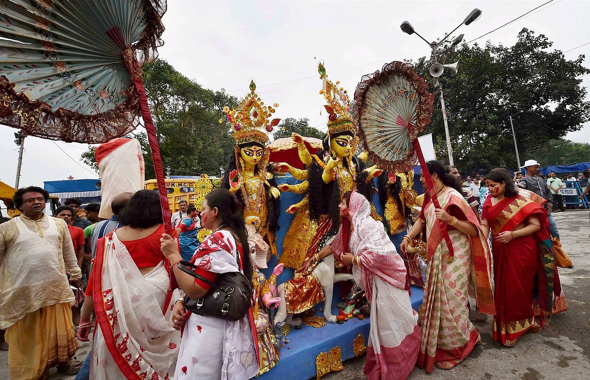 दशहरा और दुर्गा विसर्जन...देश ने मनाया उत्सव