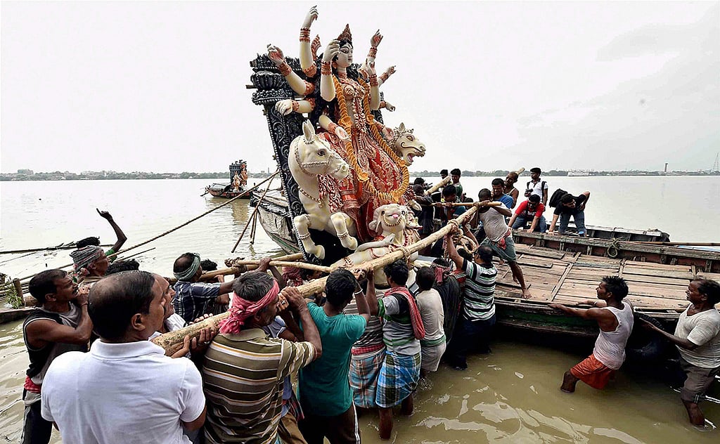 आस्था और श्रृद्धा, विरोध और सियासत : ऐसा रहा 21 सितंबर 2017
