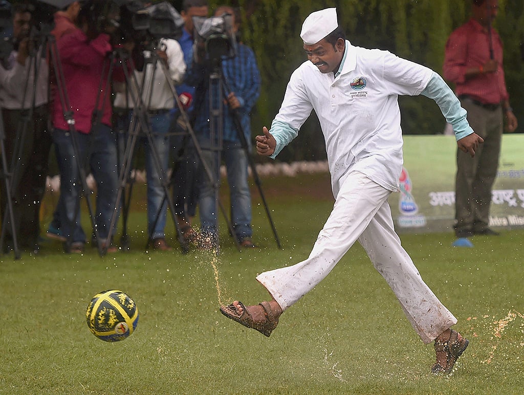 सितंबर 15, 2017 : कहां क्या कैद हुआ तस्वीरों में