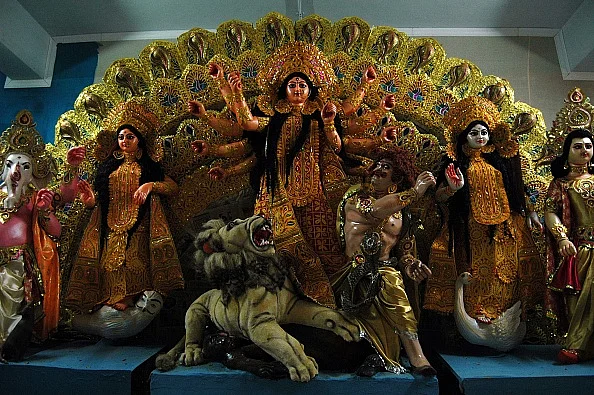 बंगाल में दुर्गा पूजा पर दंगों  की साजिश का पर्दाफाश, अंदरुनी संदेशों से  खुलासा