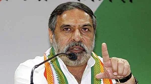 कांग्रेस का सवाल : नोटबंदी से ठीक पहले क्यों बंद हुई अमित शाह के बेटे की कंपनी?