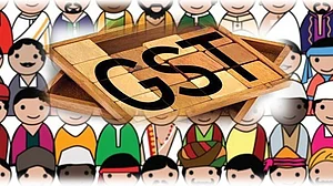 गुजरात चुनाव : जाति और जीएसटी से बिगड़ी
बीजेपी की बिसात