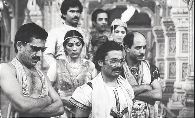 

मनोरंजन के जरिये समाज को आइना दिखाती थीं कुंदन शाह की फिल्में