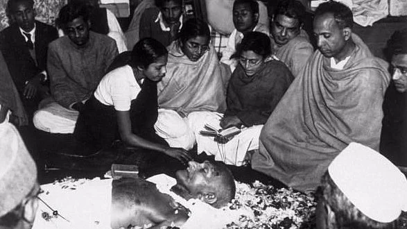 महात्मा गांधी का पार्थिव शरीर/ फाइल फोटो: Getty Images 